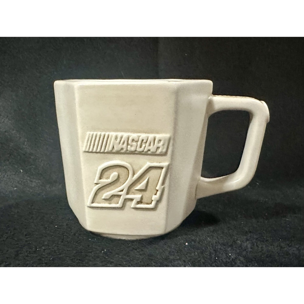 1997 Jeff Gordon Nascar Embossed Mug